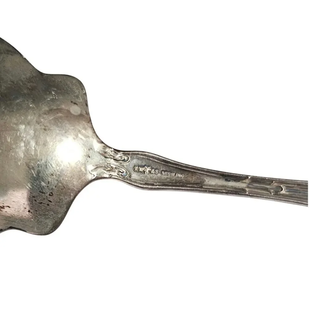 Antique 1904 Wallace Sterling Silver Violet Pattern Solid Waffle Server 8-1/8